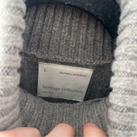 Banana Republic Heritage Collection Gray Wool Ribbed Turtleneck Sweater - Picture 6 of 6